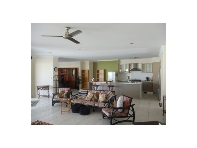 7 Deloraine Street, Urangan QLD 4655