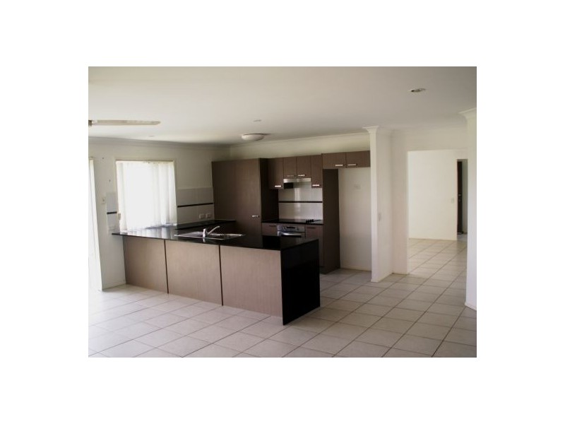 39 Lady Penrhyn Drive, Eli Waters QLD 4655