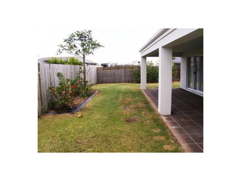 39 Lady Penrhyn Drive, Eli Waters QLD 4655