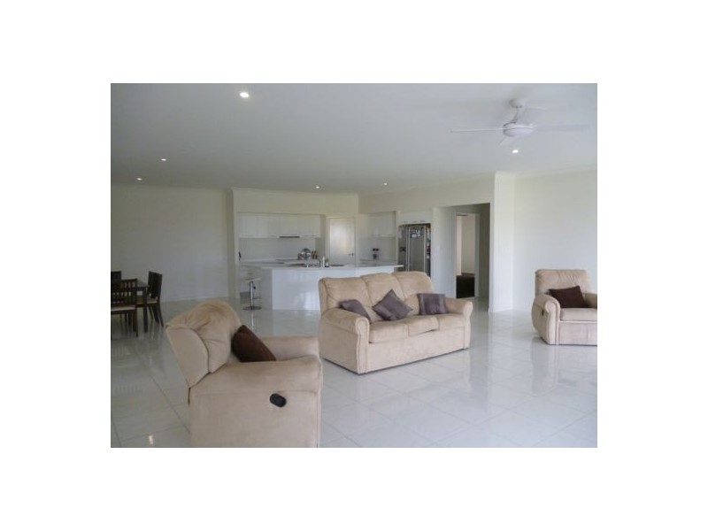 39 Parklands Blvd, Wondunna QLD 4655