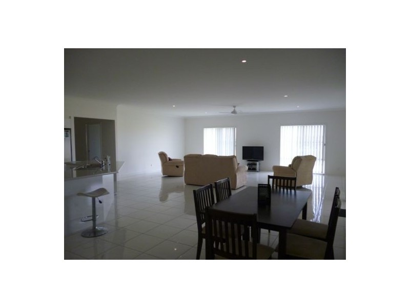 39 Parklands Blvd, Wondunna QLD 4655