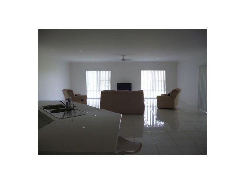 39 Parklands Blvd, Wondunna QLD 4655