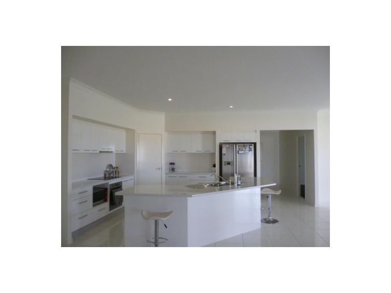 39 Parklands Blvd, Wondunna QLD 4655