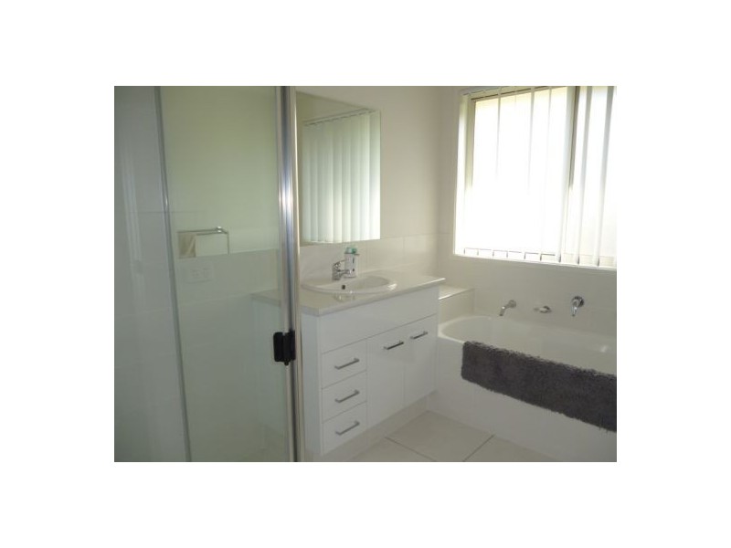 39 Parklands Blvd, Wondunna QLD 4655