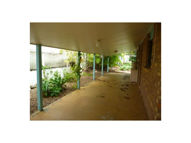 16 Preston Street, Point Vernon QLD 4655