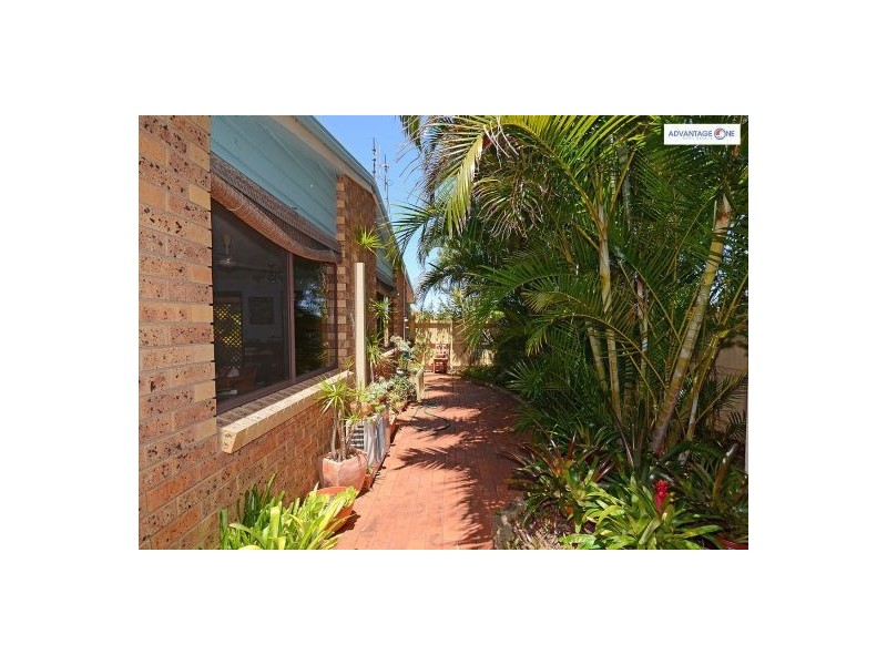 16 Preston Street, Point Vernon QLD 4655