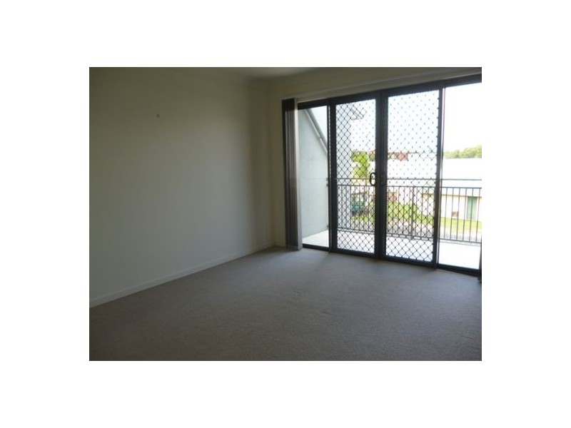 4/115 Torquay Road, Scarness QLD 4655