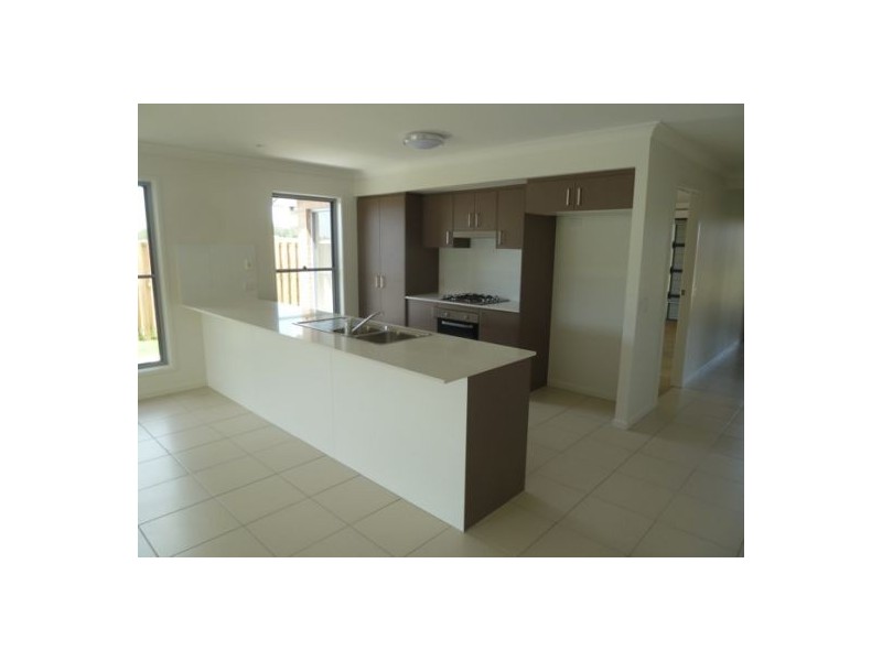 16 Oxley Circuit, Urraween QLD 4655