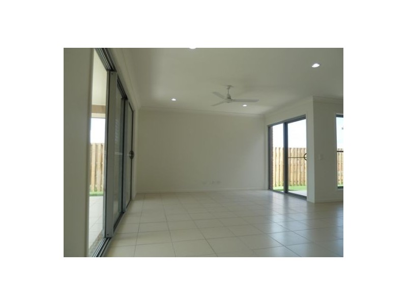 16 Oxley Circuit, Urraween QLD 4655