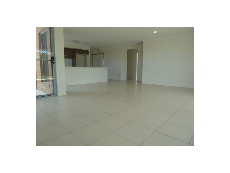 16 Oxley Circuit, Urraween QLD 4655