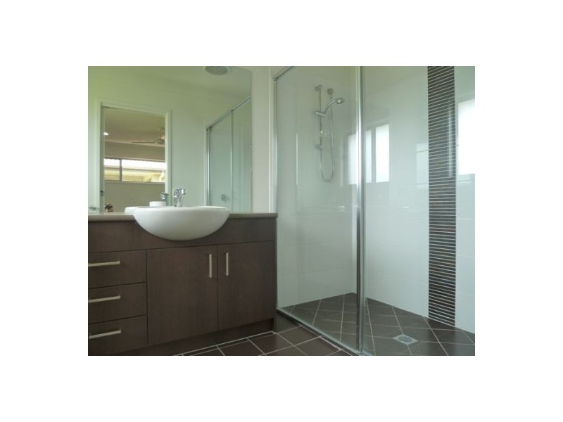 16 Oxley Circuit, Urraween QLD 4655