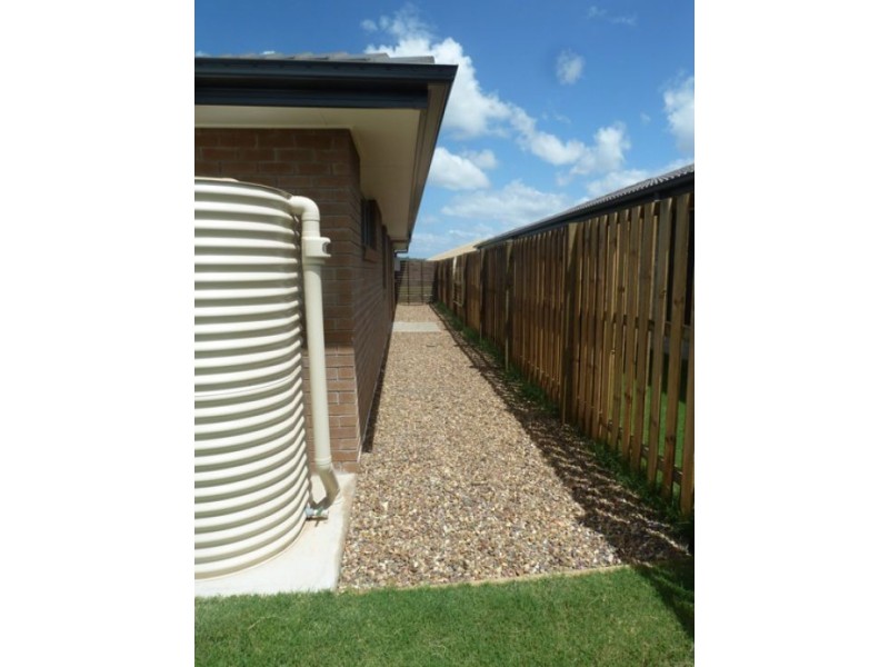 16 Oxley Circuit, Urraween QLD 4655