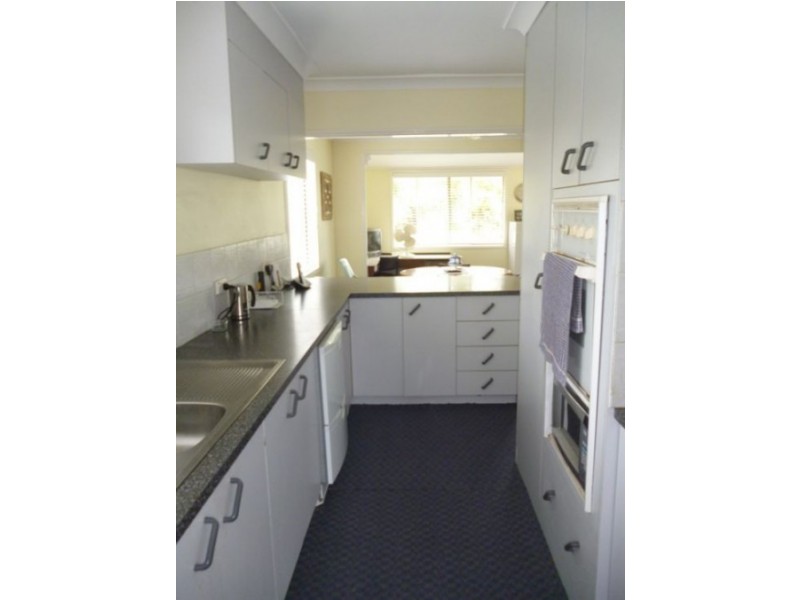 66 Kent Street – Upstairs Duplex, Urangan QLD 4655