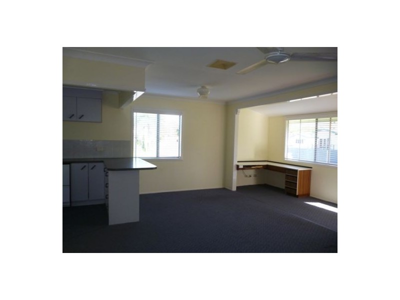 66 Kent Street – Upstairs Duplex, Urangan QLD 4655