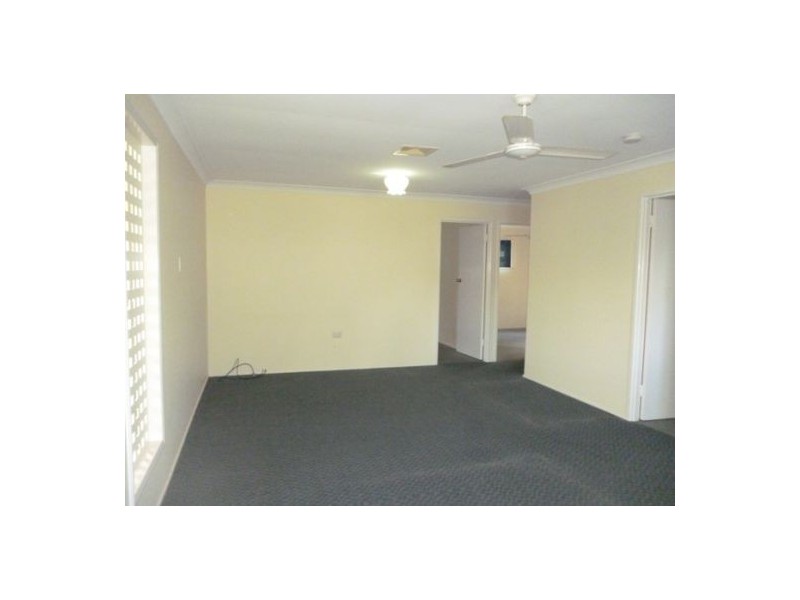 66 Kent Street – Upstairs Duplex, Urangan QLD 4655