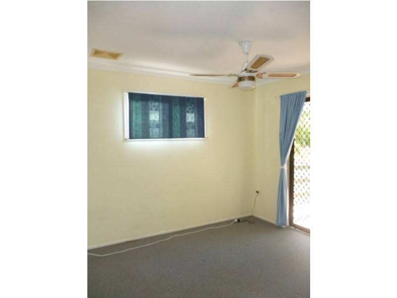 66 Kent Street – Upstairs Duplex, Urangan QLD 4655