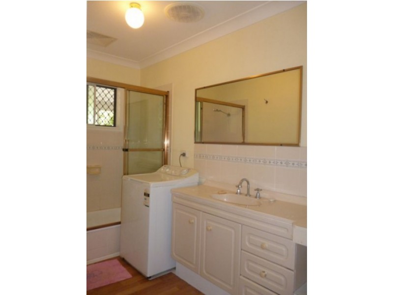 66 Kent Street – Upstairs Duplex, Urangan QLD 4655