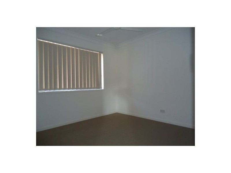 13 Zac, Urraween QLD 4655