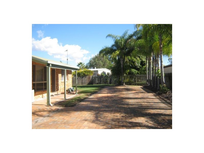 2/21 Honiton Street, Torquay QLD 4655