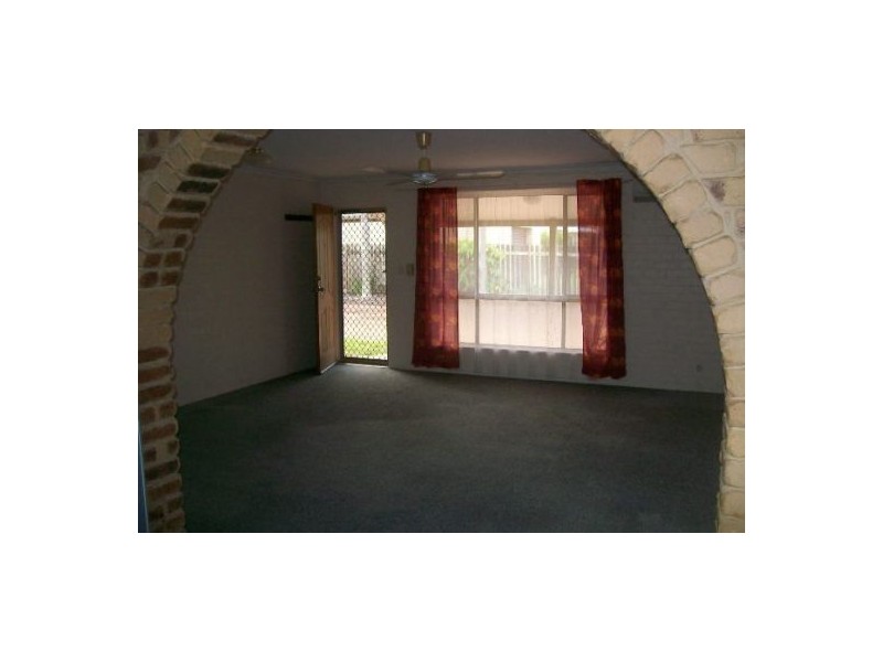 2/21 Honiton Street, Torquay QLD 4655