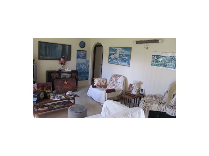 1 Debra Court, Urangan QLD 4655