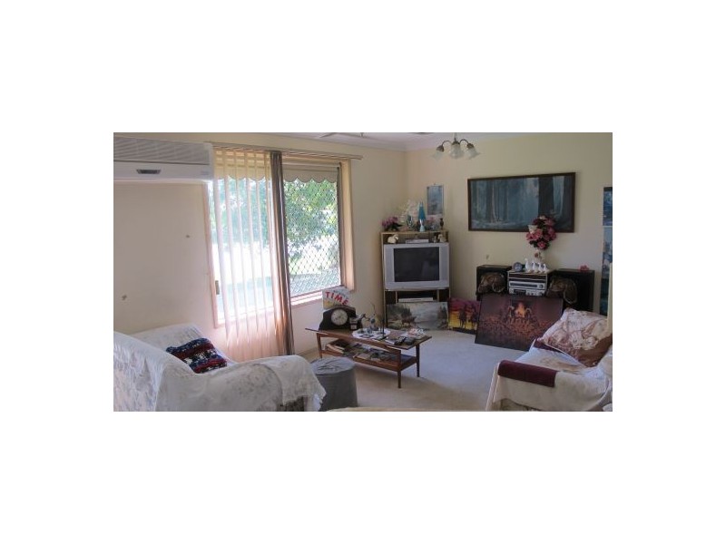 1 Debra Court, Urangan QLD 4655