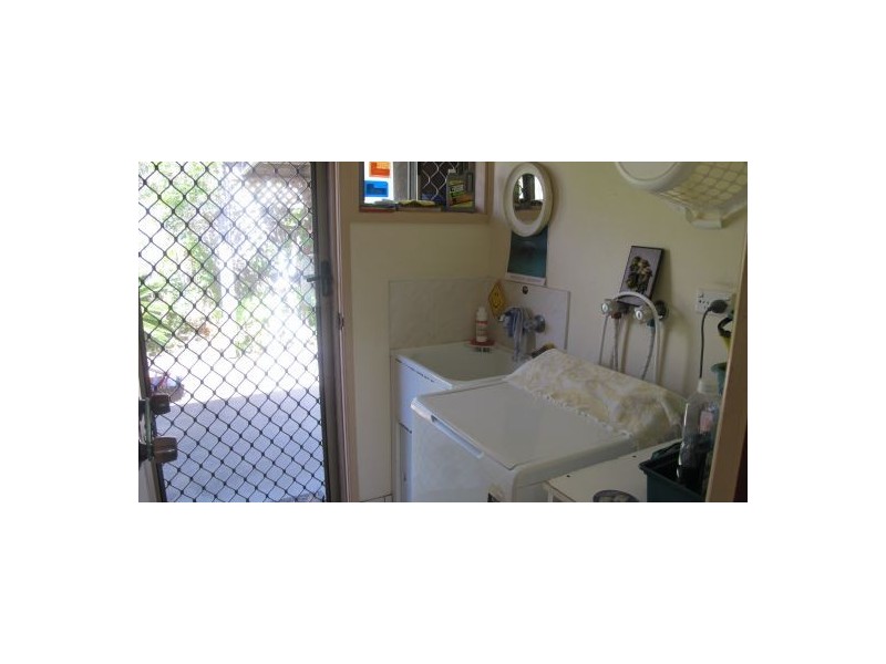 1 Debra Court, Urangan QLD 4655