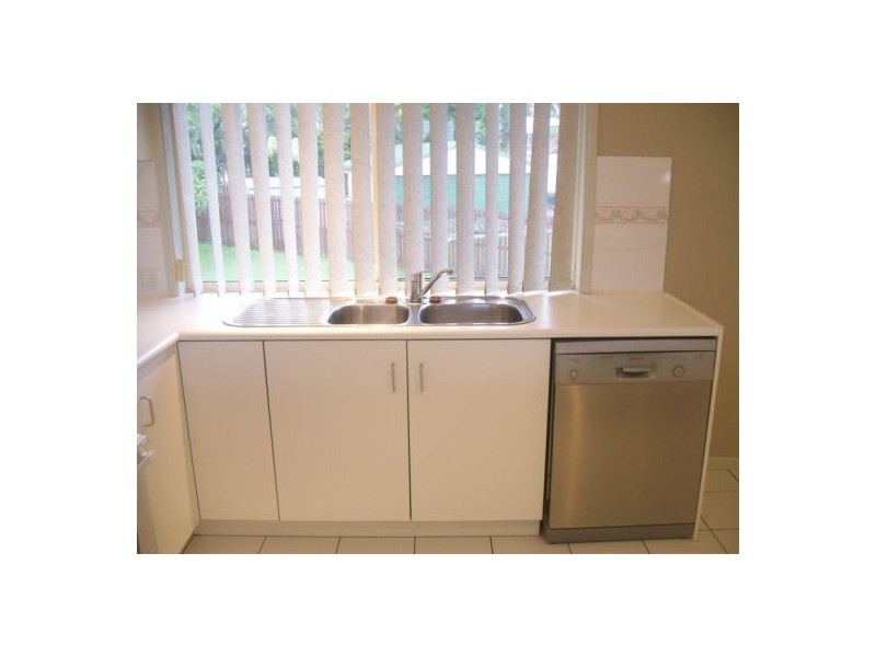 2/54 Haydn Court, Kawungan QLD 4655