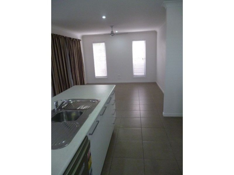 13a Daintree Drive, Urangan QLD 4655