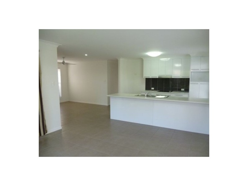 13a Daintree Drive, Urangan QLD 4655