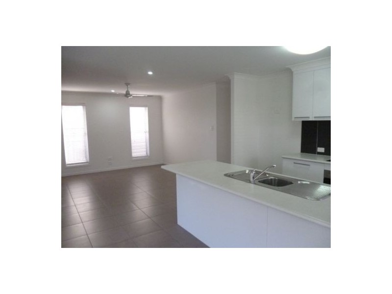 13a Daintree Drive, Urangan QLD 4655