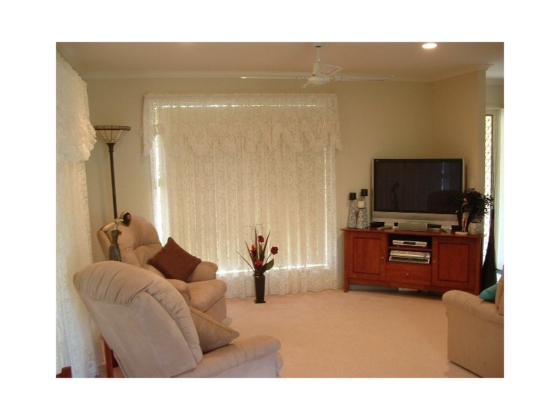 56 William Street, Urangan QLD 4655