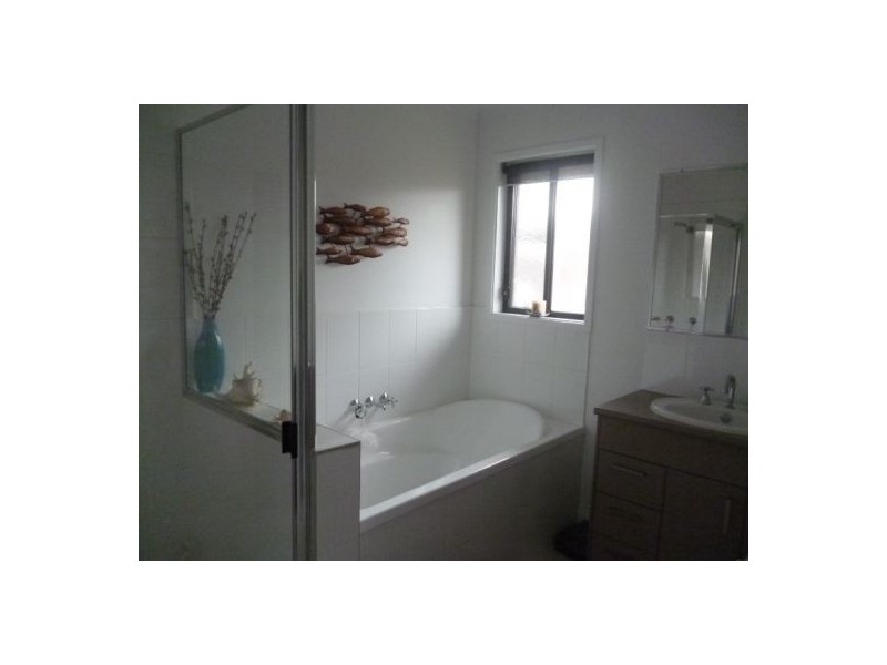 16 Santa Maria Avenue, Urraween QLD 4655