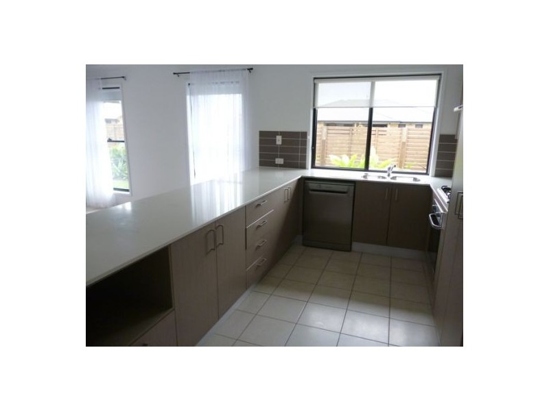 16 Santa Maria Avenue, Urraween QLD 4655