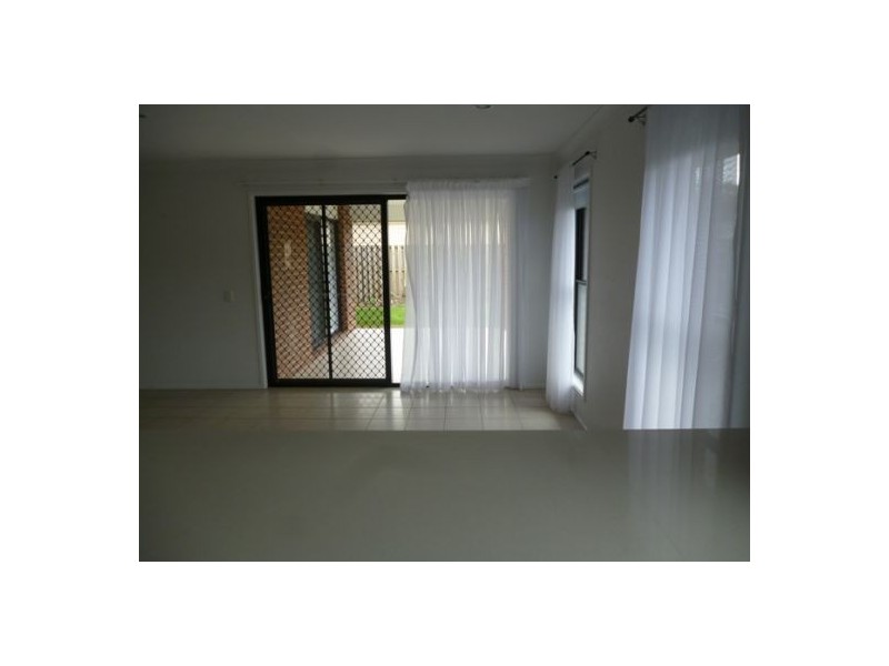 16 Santa Maria Avenue, Urraween QLD 4655