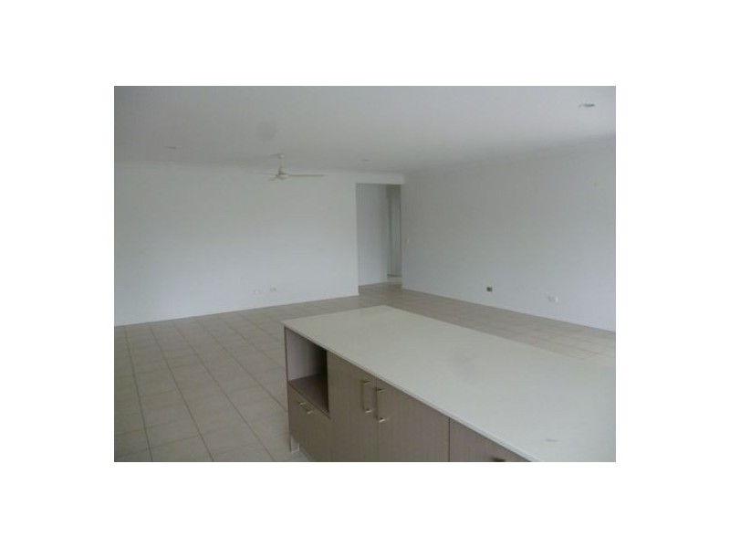 16 Santa Maria Avenue, Urraween QLD 4655