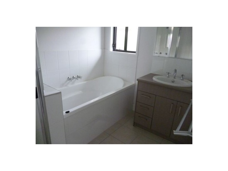 16 Santa Maria Avenue, Urraween QLD 4655