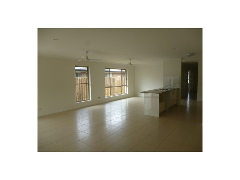 14 Oxley Circuit, Urraween QLD 4655