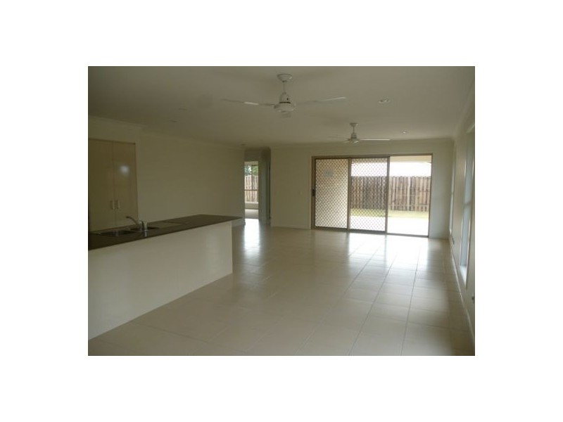 14 Oxley Circuit, Urraween QLD 4655