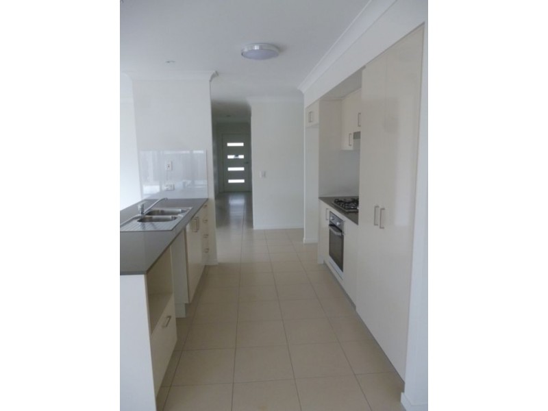 14 Oxley Circuit, Urraween QLD 4655