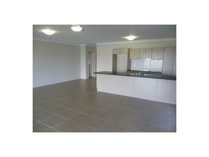 38 Earl Saint Vincent, Eli Waters QLD 4655