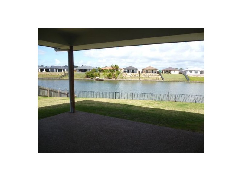 38 Earl Saint Vincent, Eli Waters QLD 4655