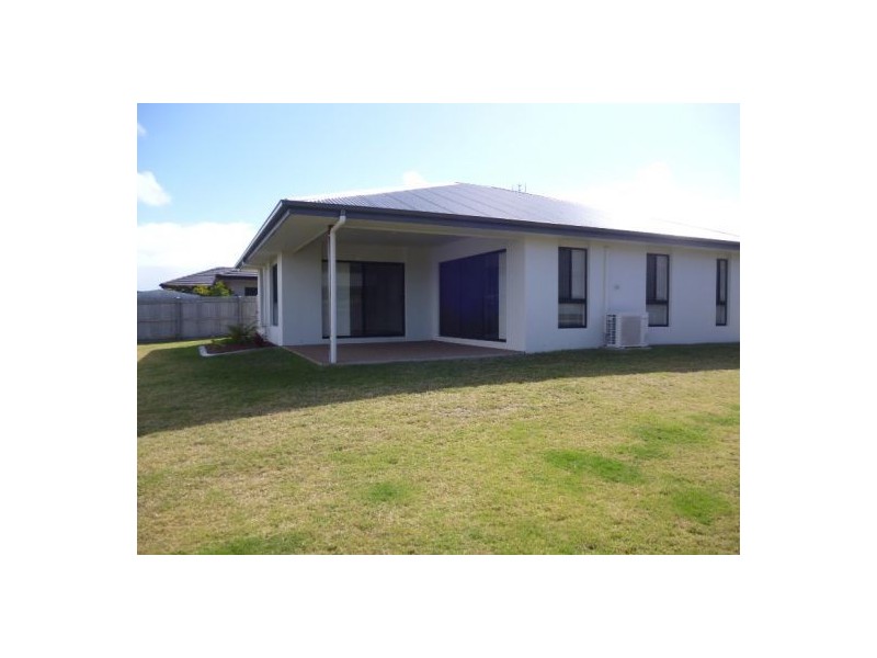 38 Earl Saint Vincent, Eli Waters QLD 4655
