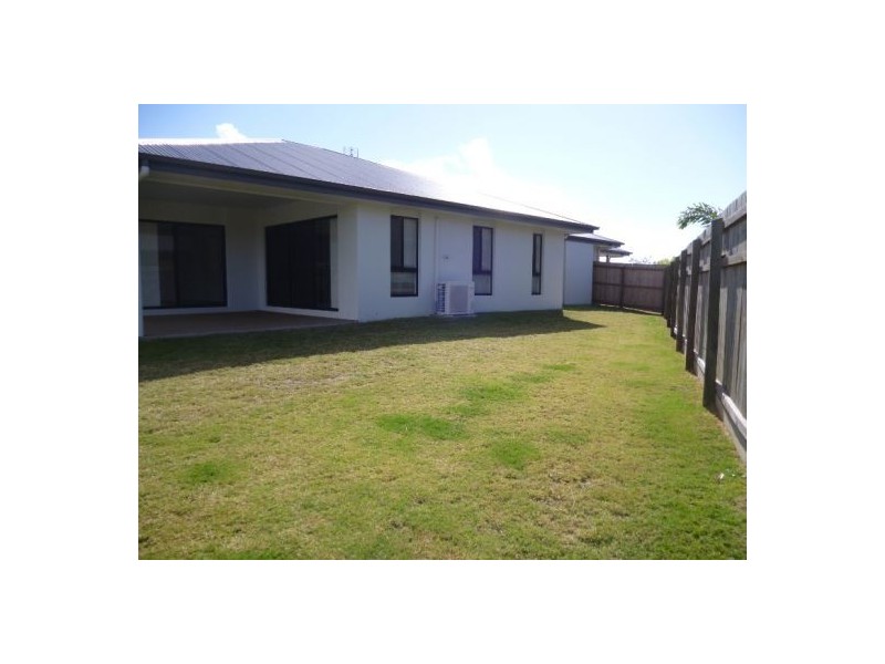 38 Earl Saint Vincent, Eli Waters QLD 4655