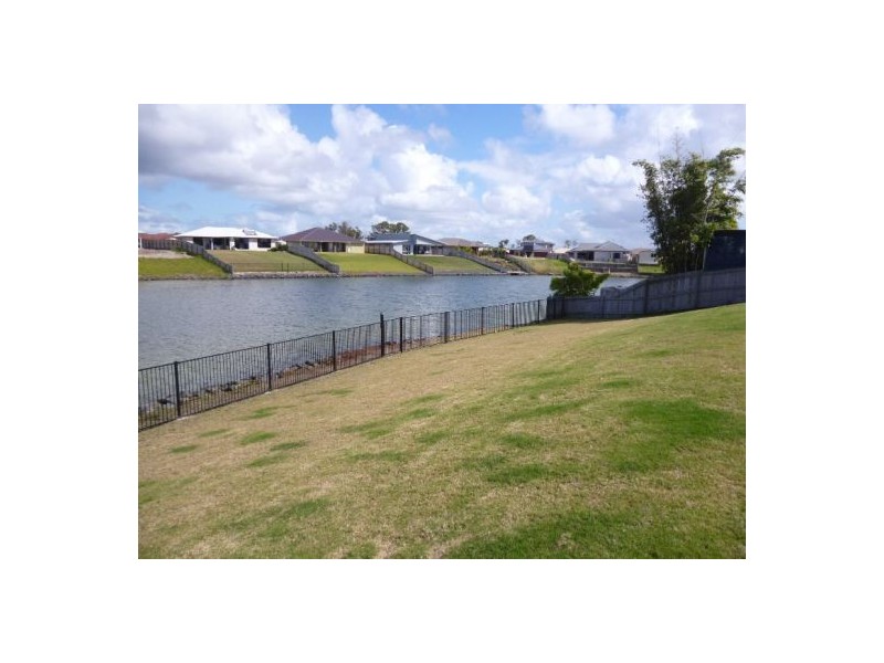 38 Earl Saint Vincent, Eli Waters QLD 4655