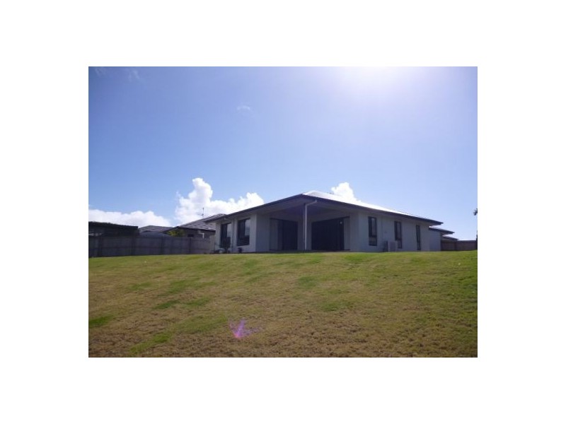 38 Earl Saint Vincent, Eli Waters QLD 4655