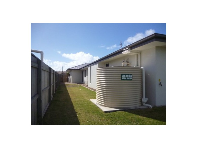 38 Earl Saint Vincent, Eli Waters QLD 4655
