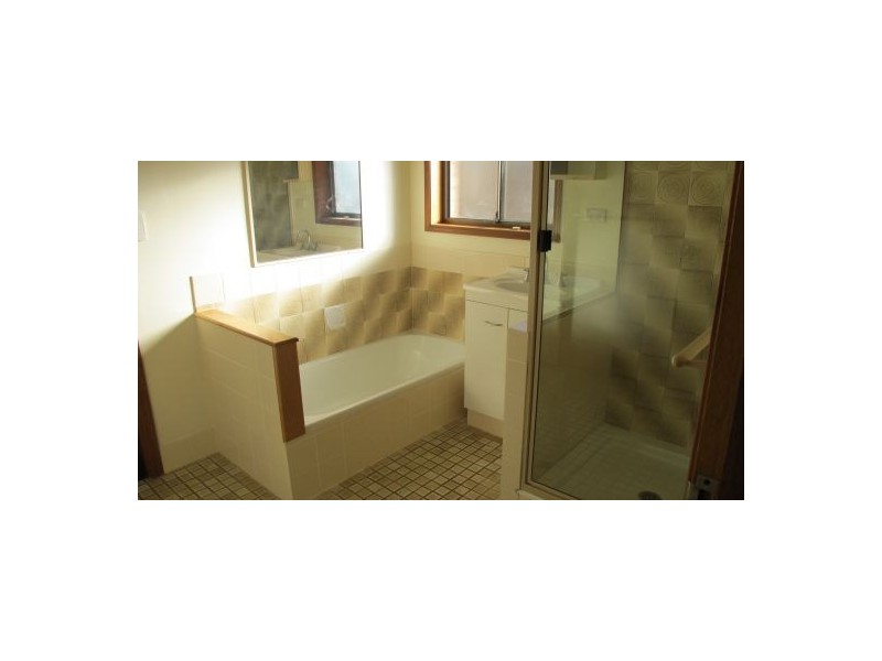 33 Vanda Street, Urangan QLD 4655