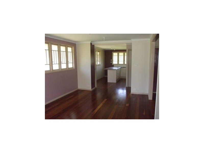 11 James Street, Howard QLD 4659