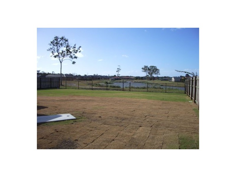 10 Bronton Way, Point Vernon QLD 4655